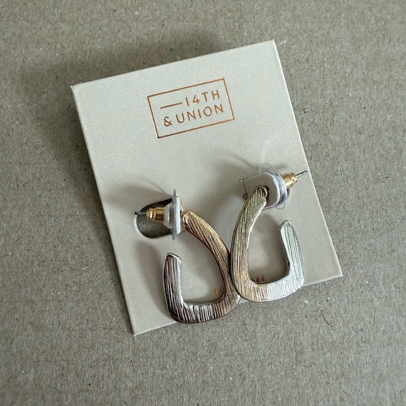 14th & Union Gold and Silver tone Earrings Set of 5 Pairs - Picture 3 of 6